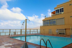 Apartamento con terraza y piscina en Las Canteras